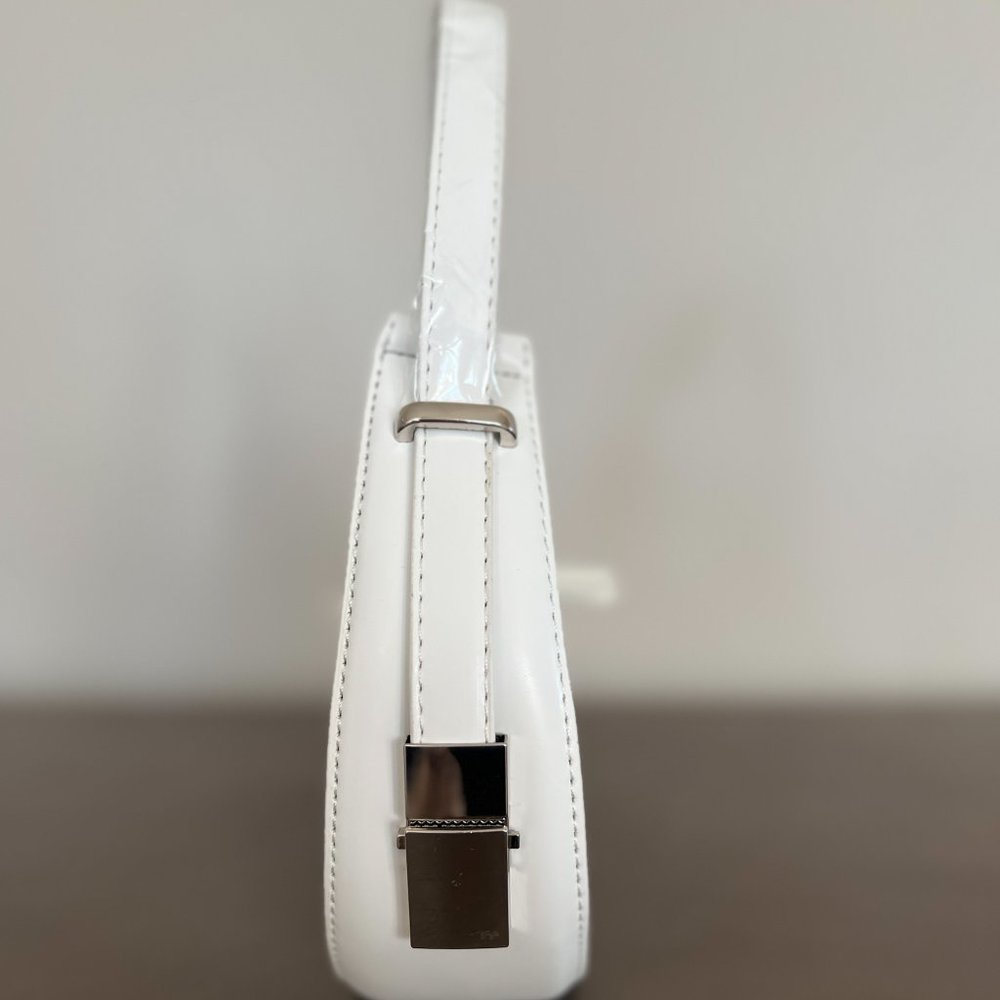 🌸3/$15🌸 White Baguette Bag - Picture 7 of 9